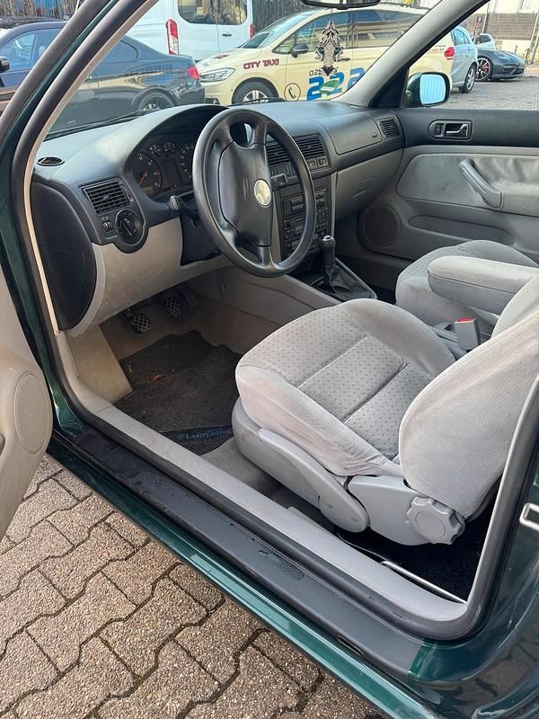 Gebraucht VW Golf IV 75 PS (55 kW) 1998 Grün Kleinwagen