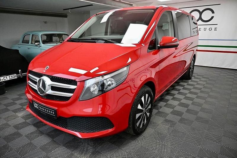 Gebraucht Mercedes V220 163 PS (119 kW) 2021 Jupiterrot Van / Kleinbus