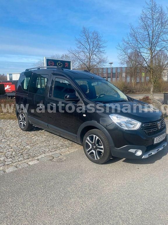 Gebraucht Dacia Dokker Celebration 102 PS (75 kW) 2018 Van / Kleinbus