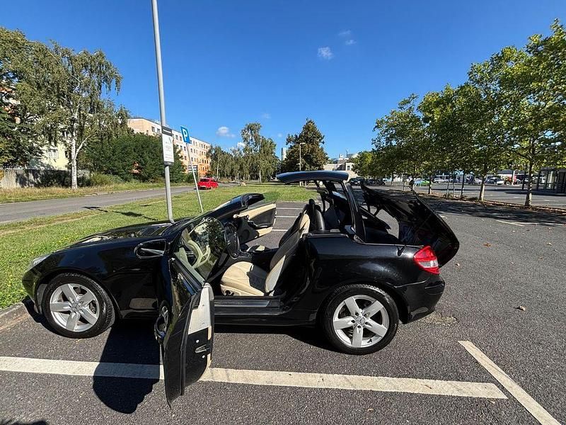 Schwarz Gebraucht 2007 Mercedes SLK280 Cabrio | 7.000 € (Teuer) - Bild 1/4