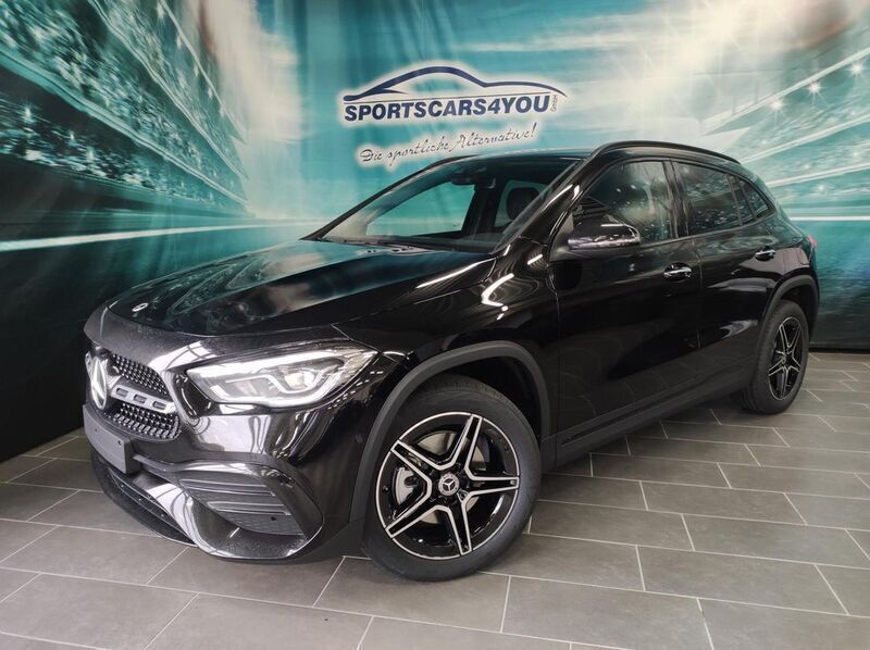 Nachtschwarz unilack Gebraucht 2022 Mercedes GLA250 AMG line SUV | 43.900 € (Teuer) - Bild 1/4