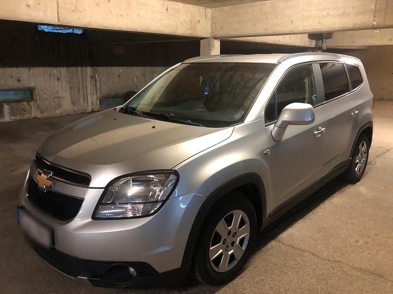 Gebraucht Chevrolet Orlando 130 PS (95 kW) 2012 Silber Van / Kleinbus