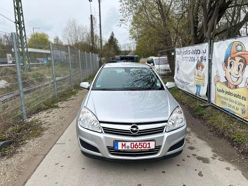 Gebraucht Opel Astra Edition 90 PS (66 kW) 2008 Silber Limousine
