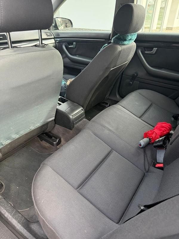 Second-hand Audi A4 131 CP (96 kW) 2001 Negru Berlinǎ