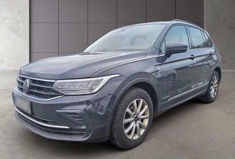 Gebraucht VW Tiguan 150 PS (110 kW) 2023 Grau SUV