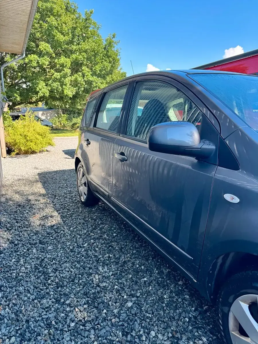 Gebraucht Nissan Note 88 PS (64 kW) 2012 Silber Kleinwagen