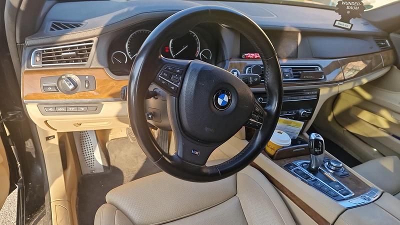 Gebraucht BMW 750 408 PS (300 kW) 2009 Schwarz Limousine