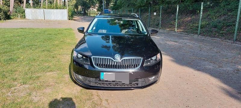 Gebraucht Skoda Octavia Elegance 105 PS (77 kW) 2013 Schwarz Kombi