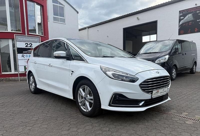 Weiß Gebraucht 2020 Ford S-MAX Titanium Van / Kleinbus | 21.900 € (Superpreis) - Bild 1/4