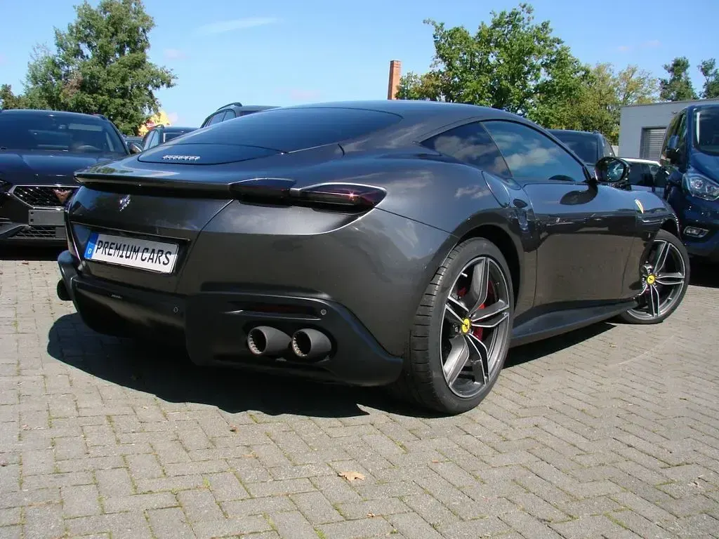 Gebraucht Ferrari Roma 620 PS (456 kW) 2022 Silber metallic Coupé