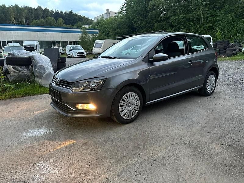 Gebraucht VW Polo 90 PS (66 kW) 2016 Grau Kleinwagen
