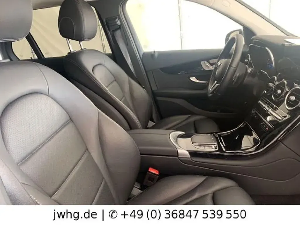 Second-hand Mercedes GLC300e 306 CP (225 kW) 2021 Argintiu SUV