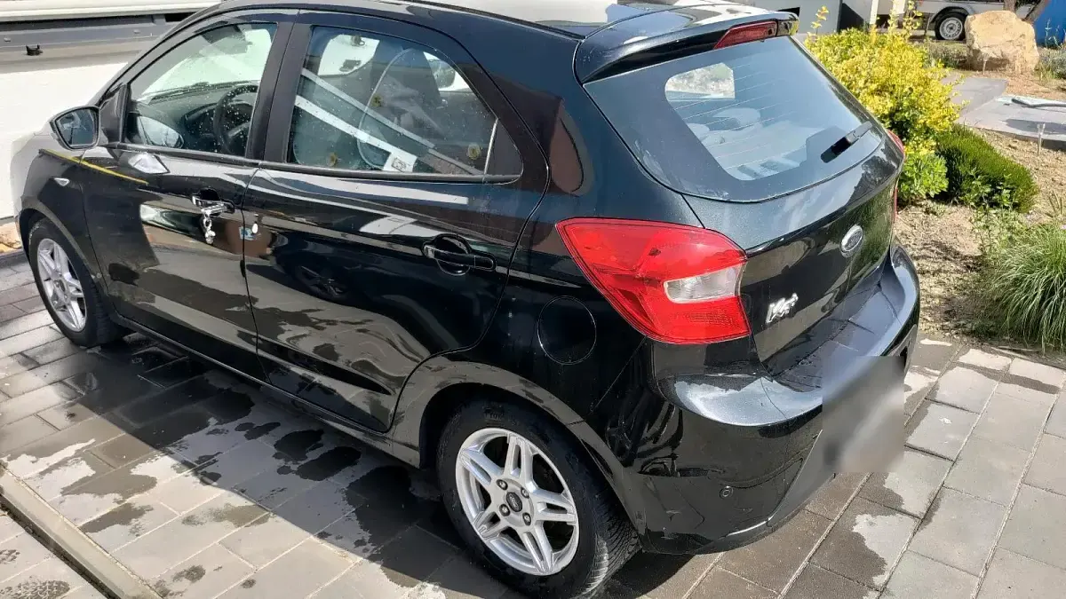 Gebraucht Ford Ka 86 PS (63 kW) 2017 Schwarz Limousine