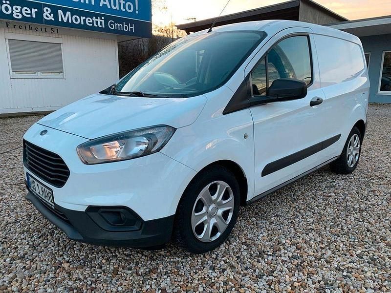 Usado Ford Transit 101 HP (74 kW) 2023 Branco Monovolume