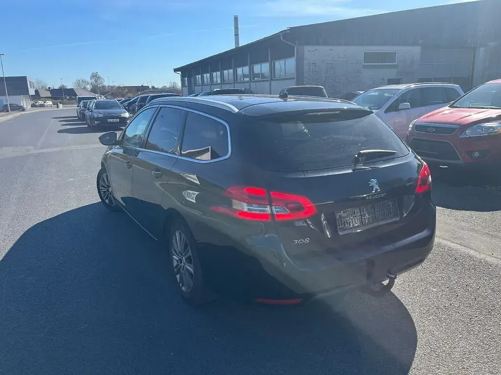 Gebraucht Peugeot 308 SW Allure 131 PS (96 kW) 2020 Schwarz Kombi