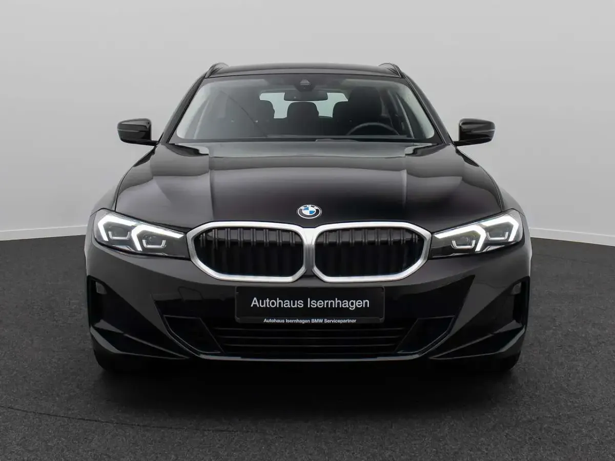 Gebraucht BMW 318 Sport Line 156 PS (114 kW) 2024 Schwarz ii668 Kombi