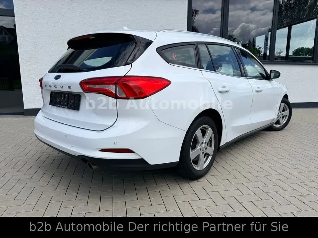 Gebraucht Ford Focus 120 PS (88 kW) 2019 Weiß Limousine
