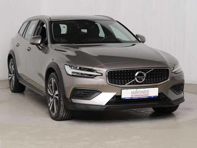Gebraucht Volvo V60 CC 145 PS (106 kW) 2022 Kombi