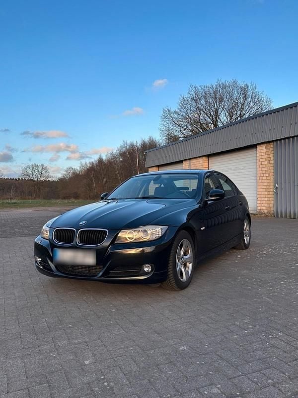 Gebraucht BMW 320 Efficient Dynamics 163 PS (119 kW) 2011 Schwarz Limousine