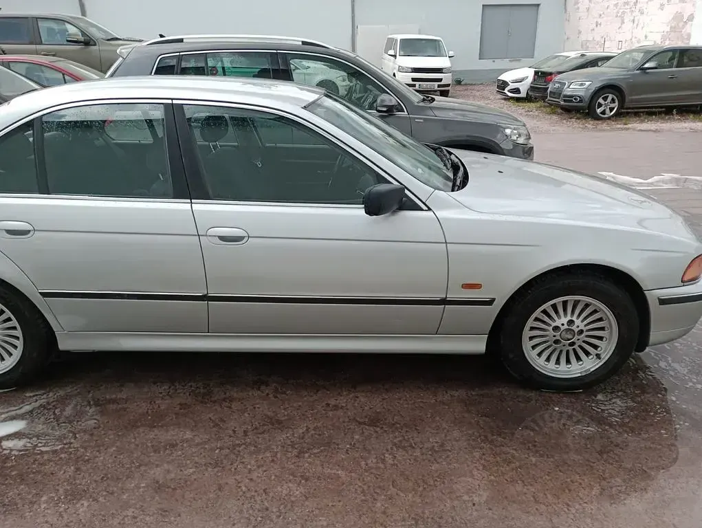 Gebraucht BMW 523 170 PS (125 kW) 2000 Silber Limousine