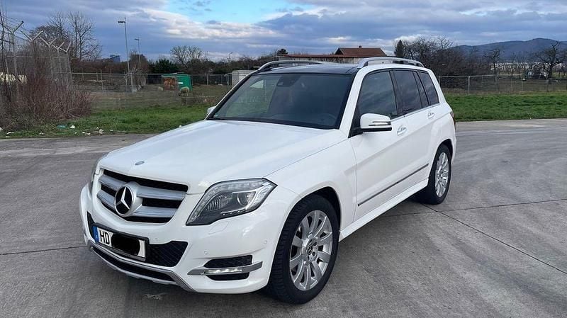 Weiß Gebraucht 2012 Mercedes GLK350 Sport SUV | 15.895 € (Fairer Preis) - Bild 1/4