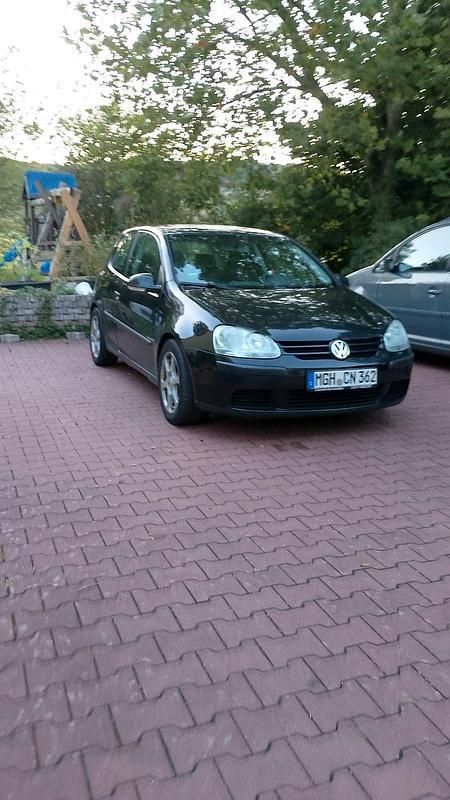 Schwarz Gebraucht 2004 VW Golf V Kleinwagen | 1.900 € (Fairer Preis) - Bild 1/4
