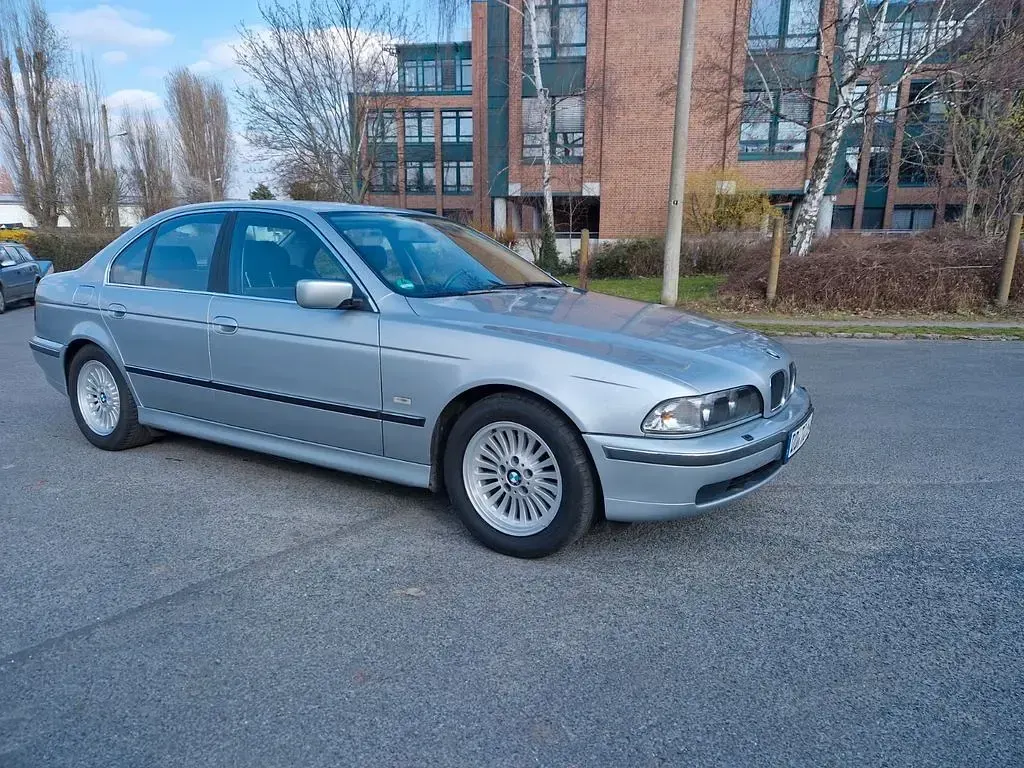 Gebraucht BMW 520 150 PS (110 kW) 1997 Silber Limousine