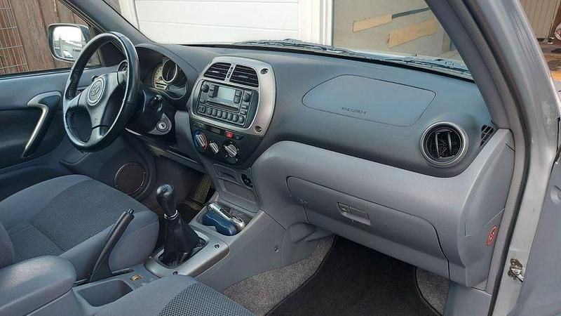 Gebraucht Toyota RAV4 Limited 150 PS (110 kW) 2003 Silber SUV