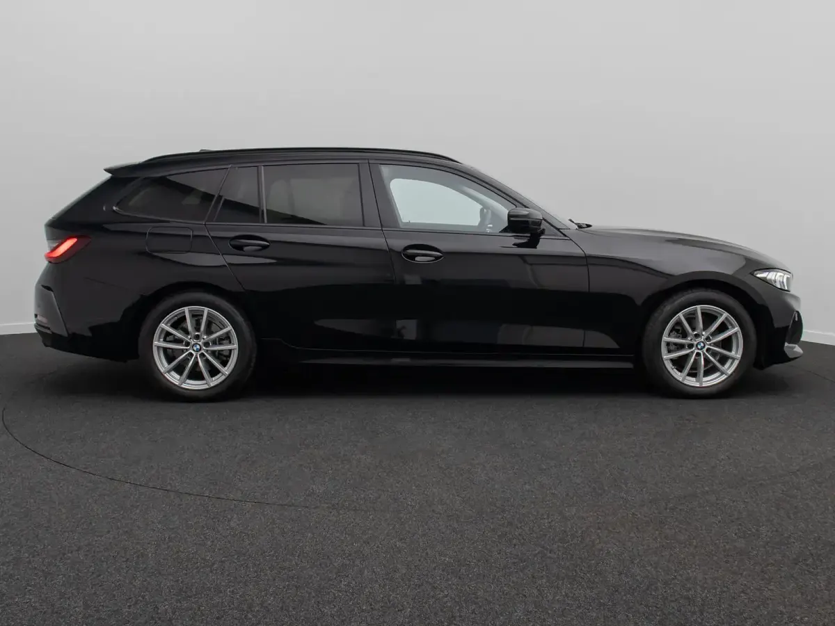 Gebraucht BMW 318 Sport Line 156 PS (114 kW) 2024 Schwarz ii  668 Kombi