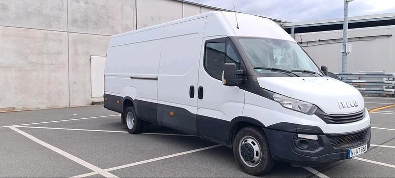 Gebraucht Iveco Daily 2016 Weiß Van / Kleinbus