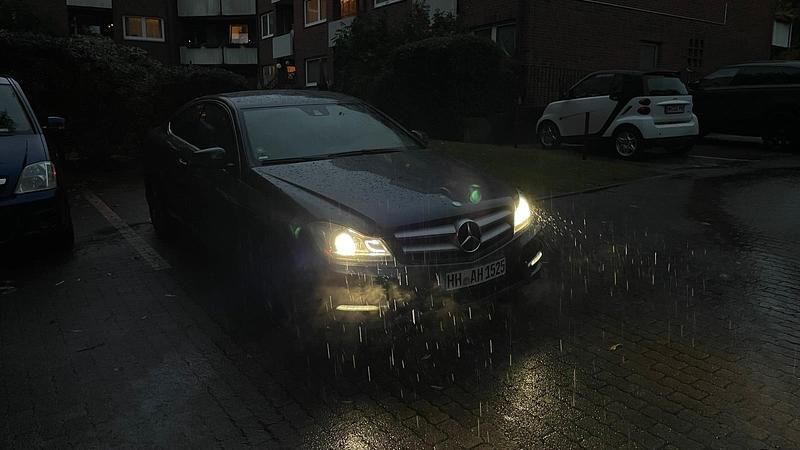 Grau Gebraucht 2013 Mercedes C220 AMG Coupé | 7.000 € (Guter Preis) - Bild 1/4