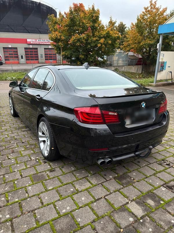 Gebraucht BMW 530 245 PS (180 kW) 2011 Schwarz Limousine