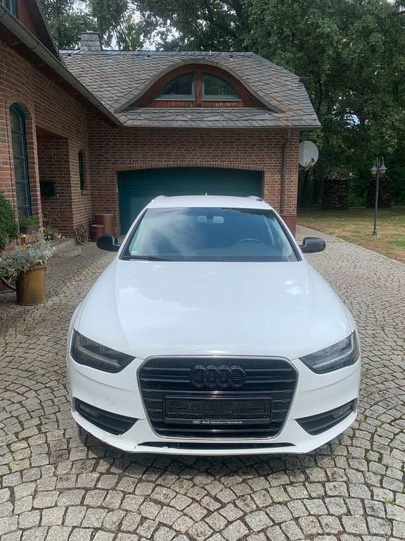 Weiß Gebraucht 2013 Audi A4 Ambiente Kombi | 5.500 € (Superpreis) - Bild 1/4