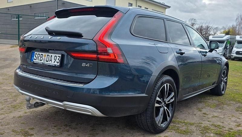 Gebraucht Volvo V90 CC Pro 197 PS (144 kW) 2021 Blau Kombi