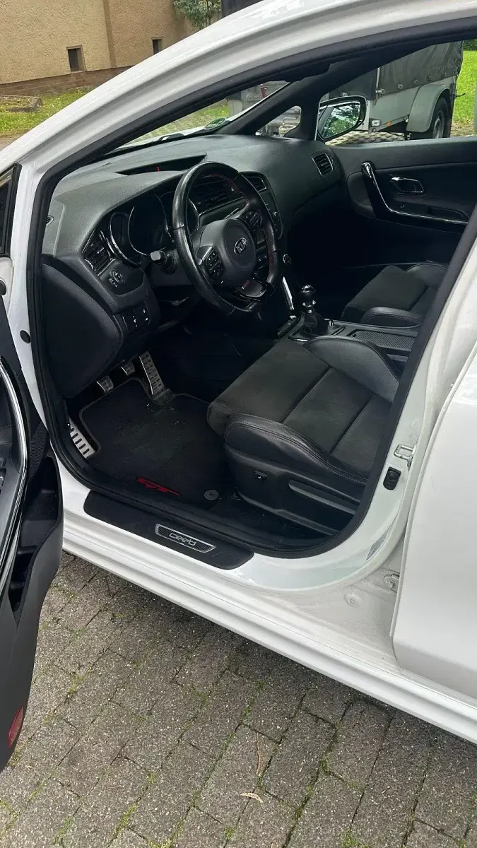 Gebraucht Kia Ceed GT GT 204 PS (150 kW) 2016 Weiß Limousine