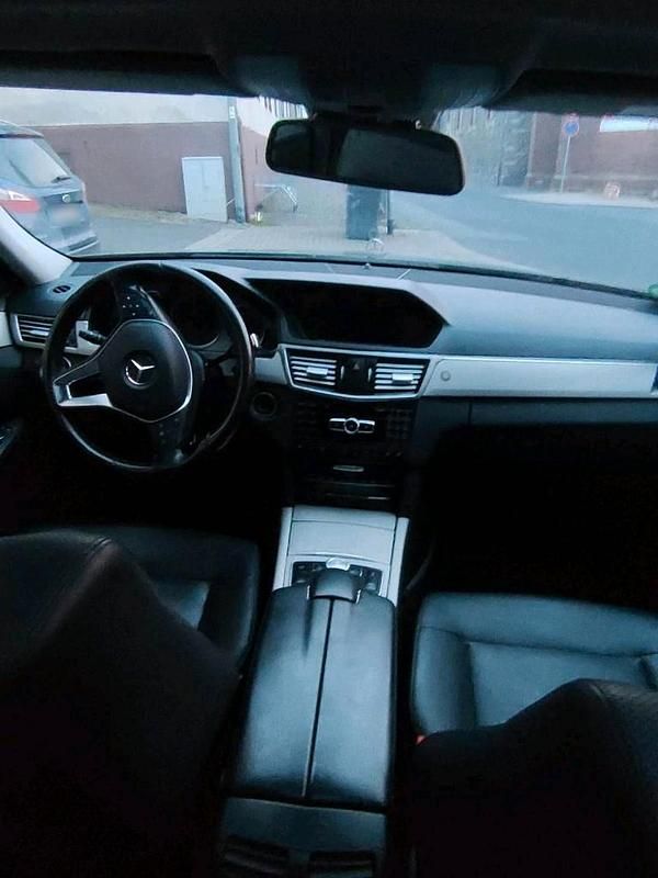 Gebraucht Mercedes E350 265 PS (194 kW) 2013 Grau Kombi