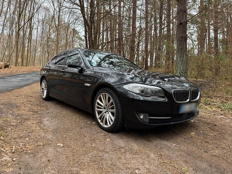 Usata BMW 530 258 CV (189 kW) 2010 Nero Berlina