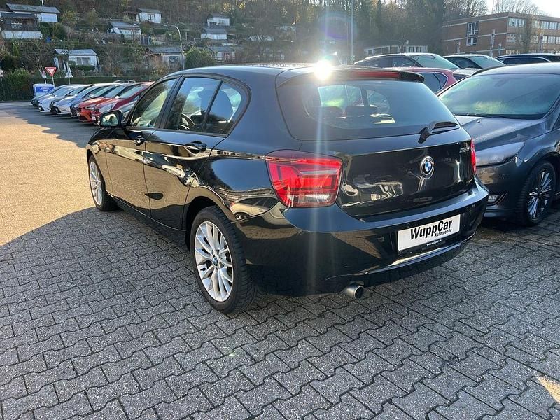 Gebraucht BMW 118 143 PS (105 kW) 2014 Schwarz Kleinwagen
