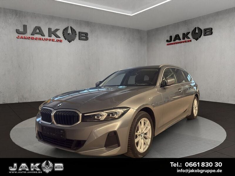 Grau Gebraucht 2023 BMW 318 Kombi | 24.890 € (Fairer Preis) - Bild 1/4