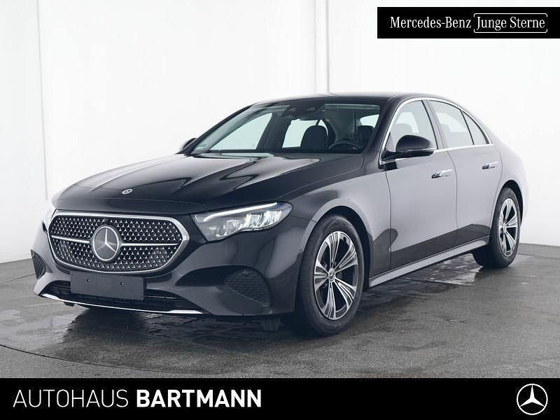 Lack obsidianschwarz Gebraucht 2024 Mercedes E200 Advanced Limousine | 44.850 € (Guter Preis) - Bild 1/4