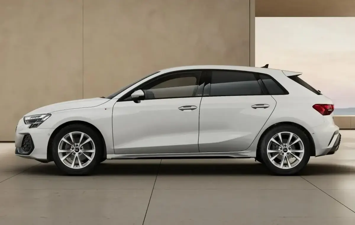 Neu Audi A3 S-Line 150 PS (110 kW) 2026 Arkonaweiß Limousine