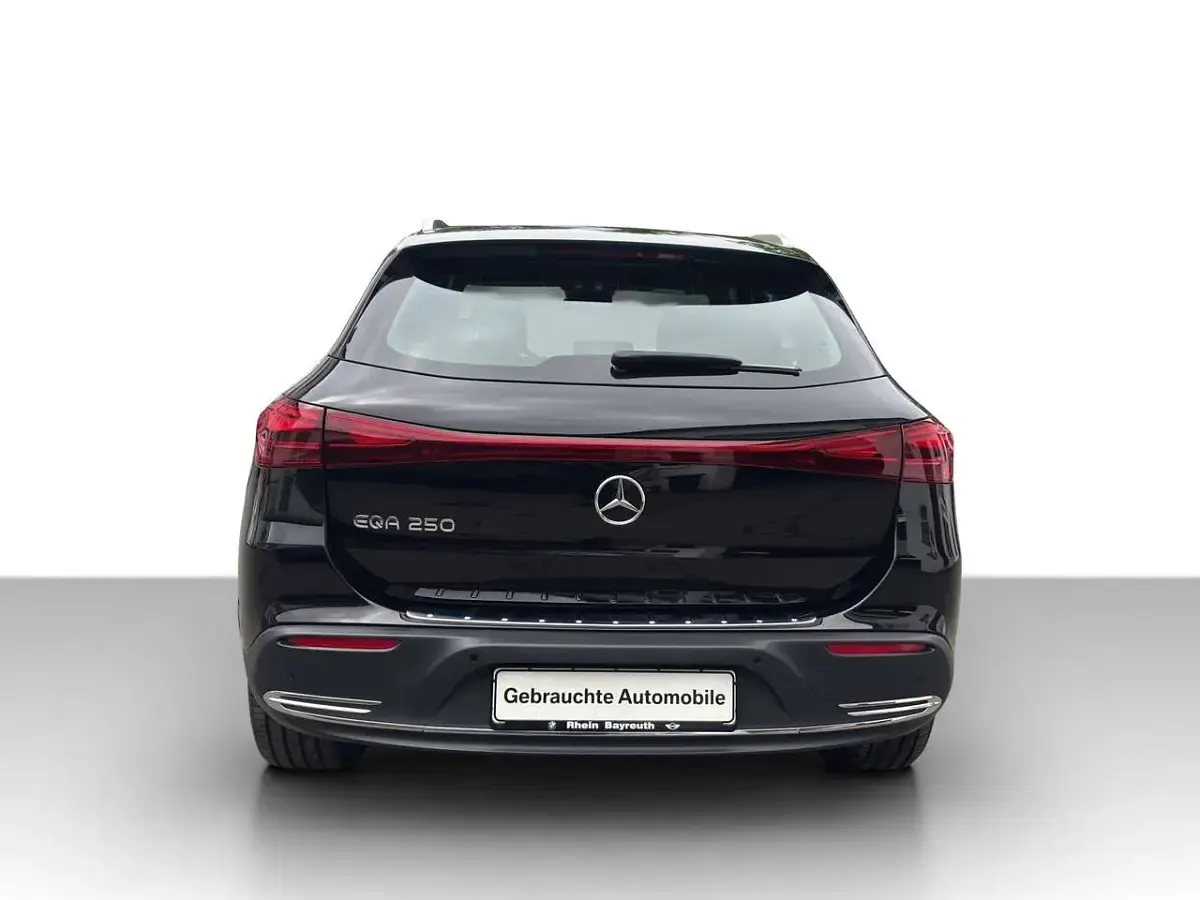 Second-hand Mercedes EQA250 Progressive 139 kW (190 CP) 2025 Negru SUV