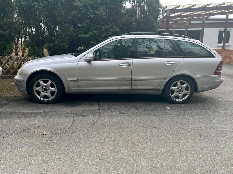 Gebraucht Mercedes C220 143 PS (105 kW) 2001 Silber Kombi