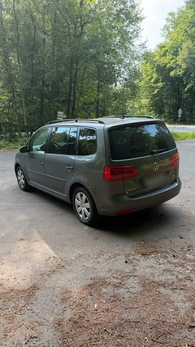 Gebraucht VW Touran 105 PS (77 kW) 2011 Grau Van / Kleinbus