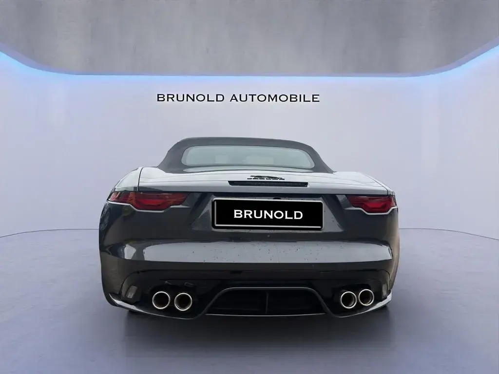 Usata Jaguar F-Type R 575 CV (422 kW) 2020 Grigio Cabrio