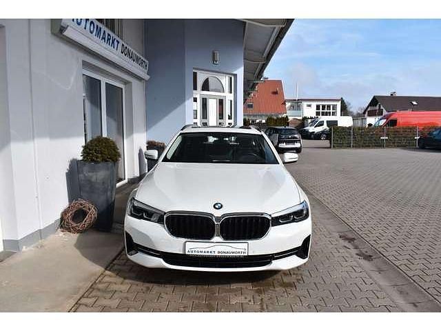 Gebraucht BMW 530 286 PS (210 kW) 2022 Weiß Kombi