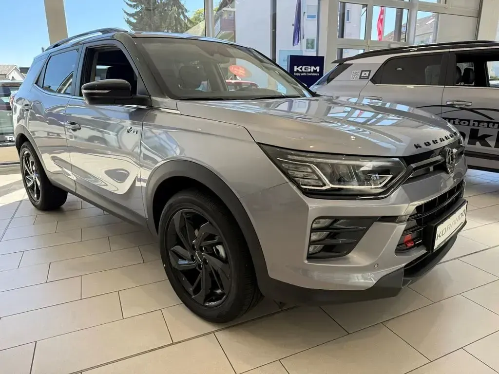 Neu KGM Korando 163 PS (119 kW) 2026 Iron metal SUV