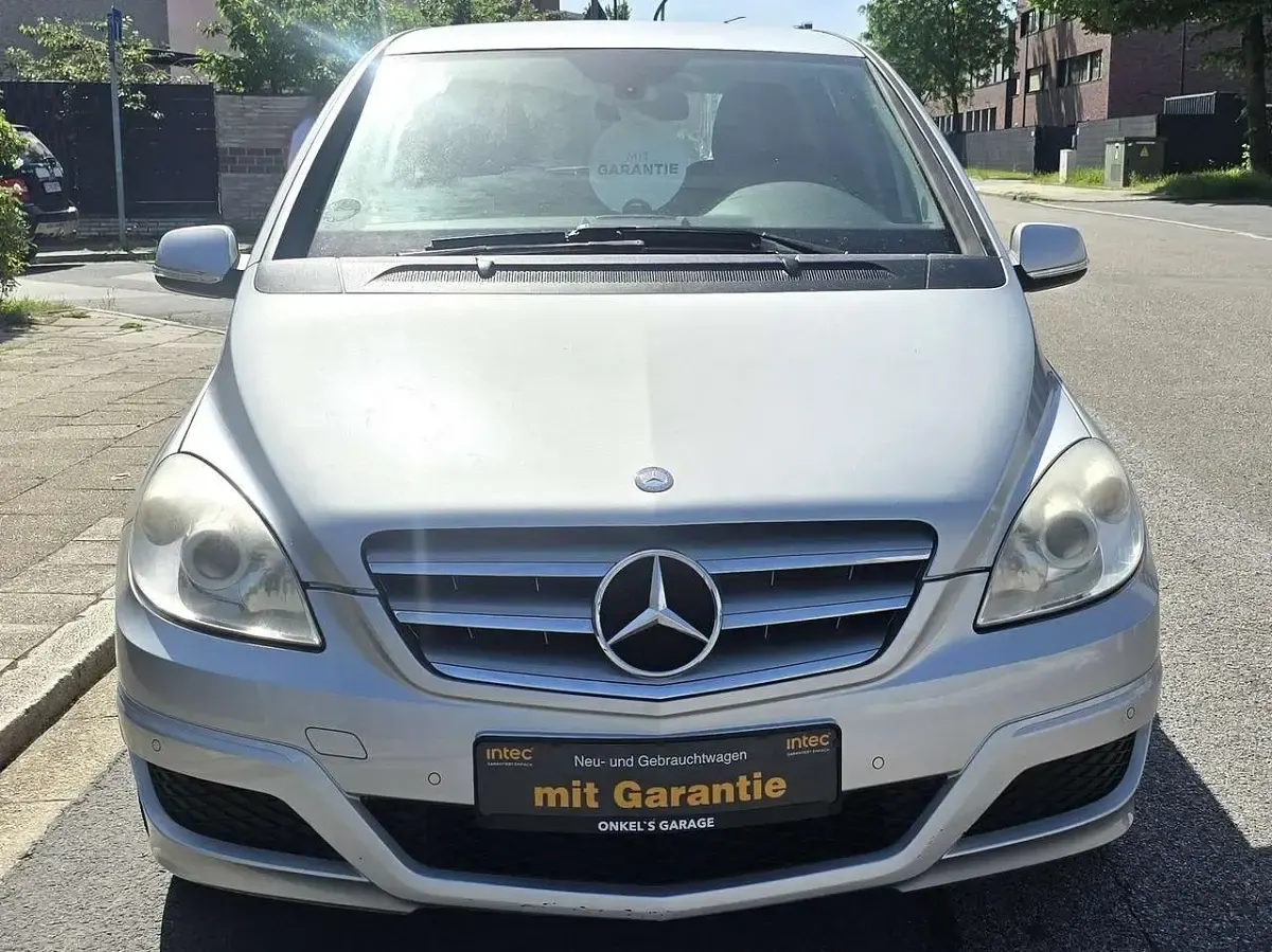 Gebraucht Mercedes B200 136 PS (100 kW) 2009 Polarsilber  metalliclack Van / Kleinbus