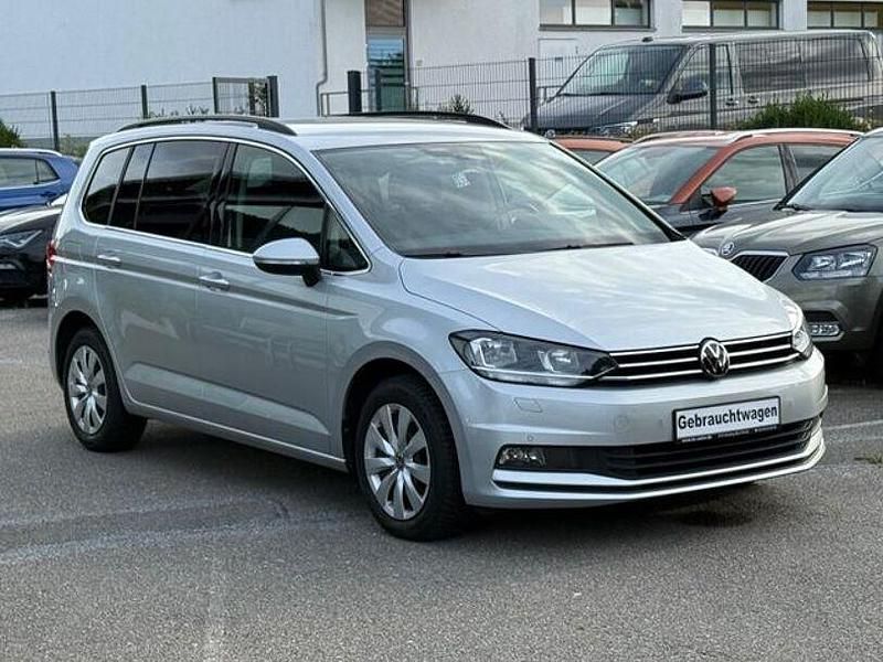 Gebraucht VW Touran Comfortline 150 PS (110 kW) 2021 Silber Van / Kleinbus