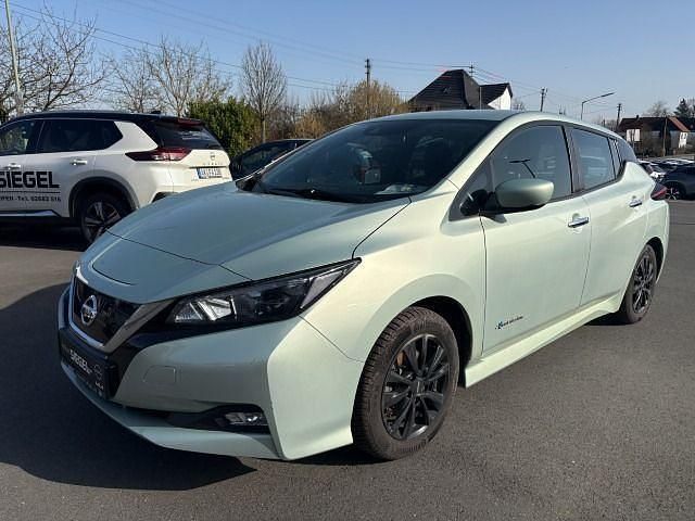 Gebraucht Nissan Leaf Acenta 110 kW (150 PS) 2018 Silber Kleinwagen